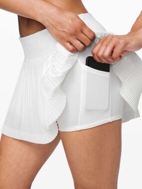 Lululemon Tennis skirt Pleat To Street Skirt III
White size 8 golf